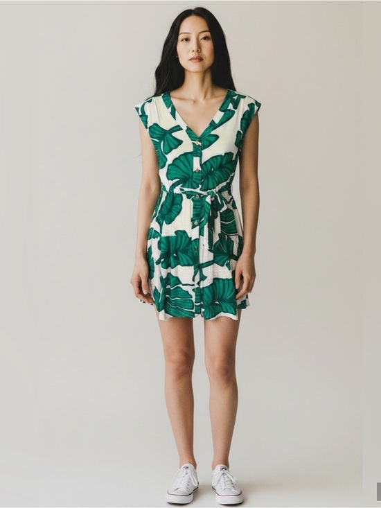 Nine West Dresses & Skirts - EUC Nine West Tropical Leaf Print Dress Size M